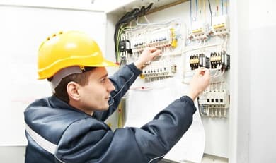Bild des Berufs Elektroniker/in für Gebäude- und Infrastruktursysteme