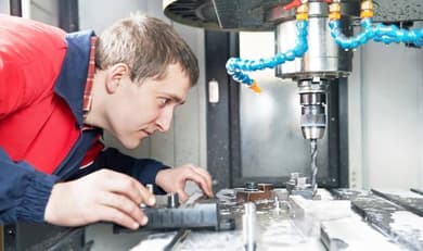 Bild des Berufs Zerspanungsmechaniker/in
