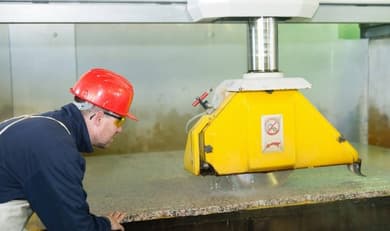 Bild des Berufs Naturwerksteinmechaniker/in