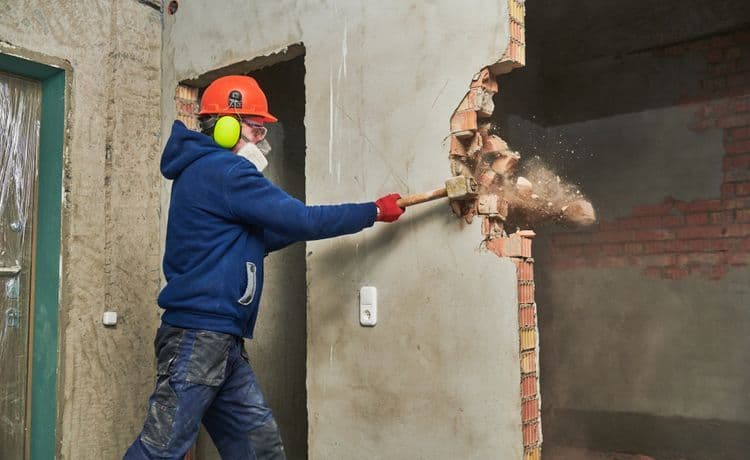 Bild aus dem Text zu Bauwerksmechaniker/-in für Abbruch und Betontrenntechnik