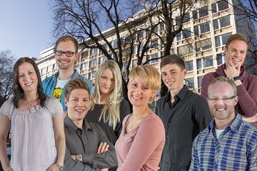 Corporation gallery 360x240 gruppenbild ausbildung geb%c3%a4ude endversion original