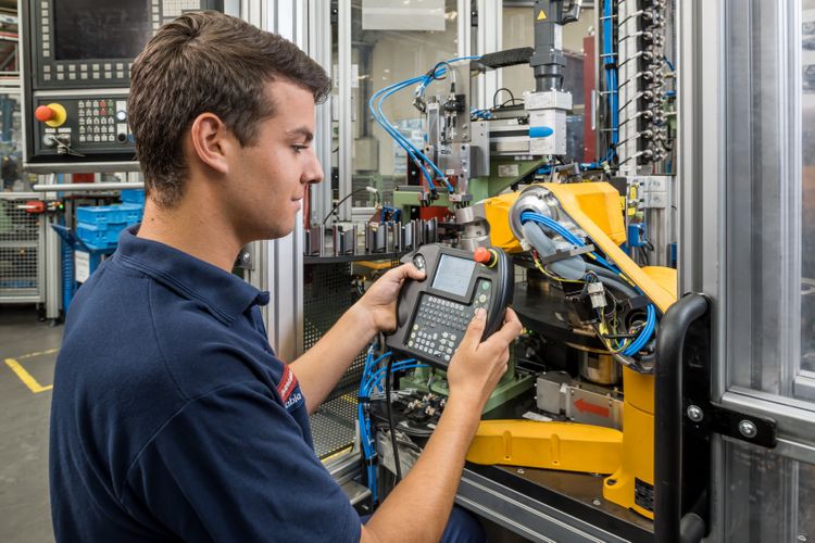 Ausbildung Mechatroniker M W D Daimler Truck Ag Mannheim 2021 Bei Daimler Truck Ag In Mannheim