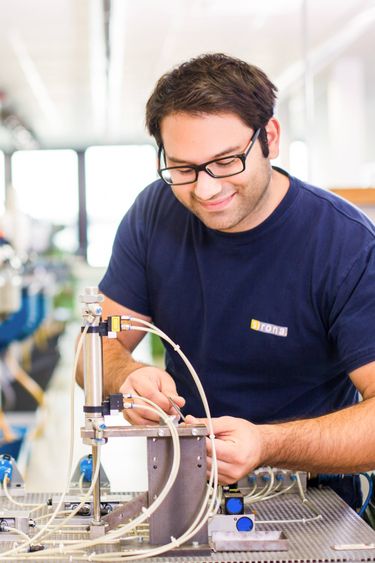 Ausbildung Zum Industriemechaniker In Bei Sirona Dental Services Gmbh In Bensheim