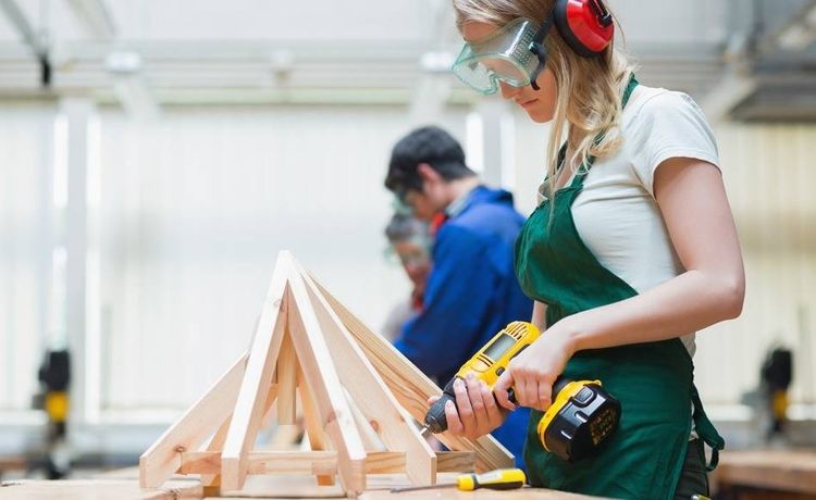 Profession gallery ausbildung zum holzspielzeugmacher 2