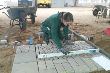 Bild von Unternehmen alpina ag, Garten-, Landschafts-, Sportplatzbau