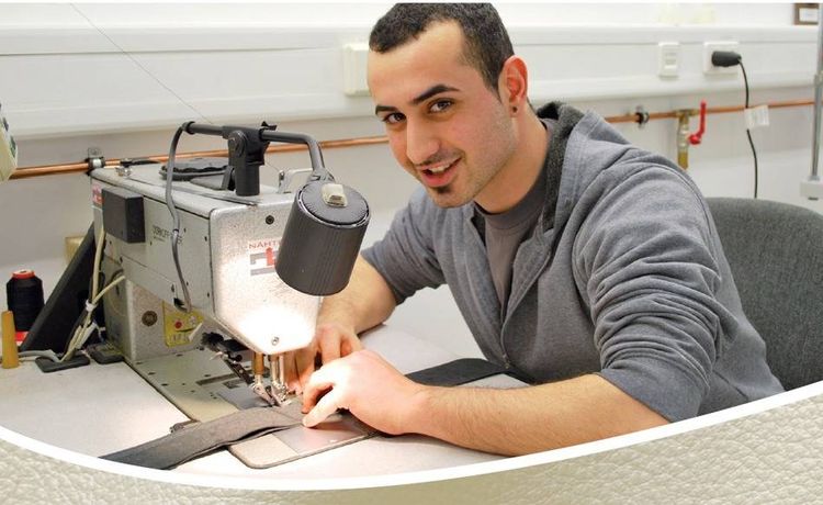 Profession gallery ausbildung zum fahrzeuginnenausstatterjpg