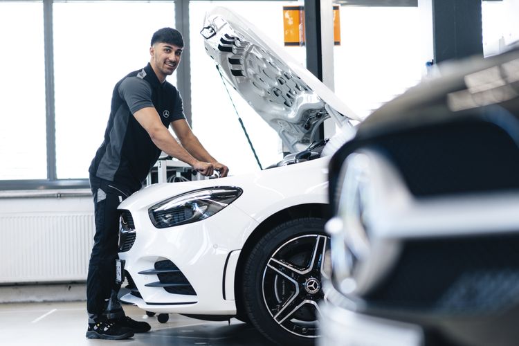 Was Verdient Ein Kfz Mechatroniker Bei Mercedes Ausbildung Kfz-Mechatroniker/in (m/w/d), Schwerpunkt PKW-Technik, Werk