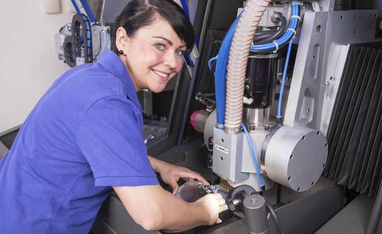Profession gallery ausbildung zur zerspanungsmechanikerin 4 min
