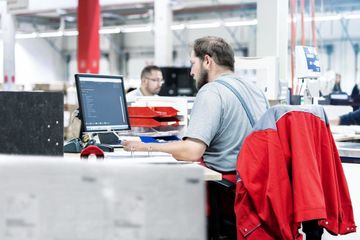 Job posting gallery 360x240 hegele raunheim lager dsc3128