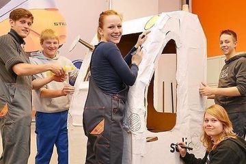 Corporation gallery 360x240 teambuilding aktivit t still staplerbau 525x393