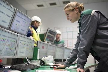 Job posting gallery 360x240 46 krefeld vitamin c control room 0062 sm