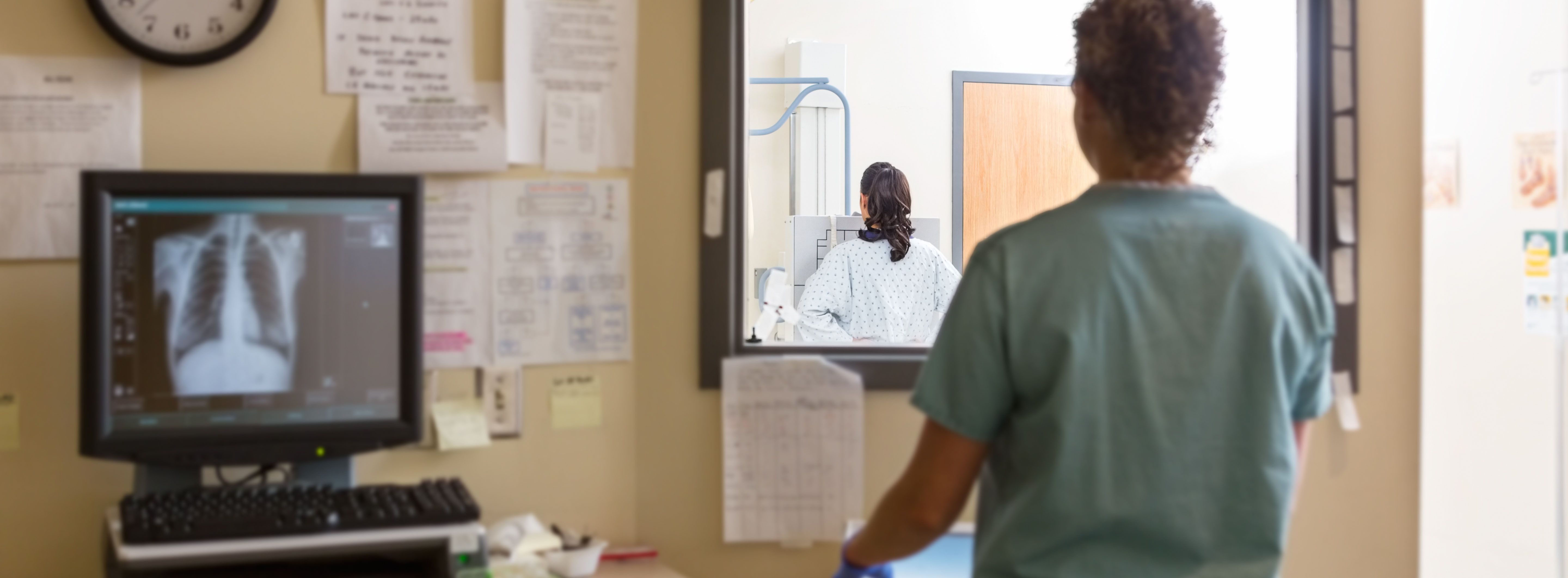 MTR macht ein Rötgenbild.