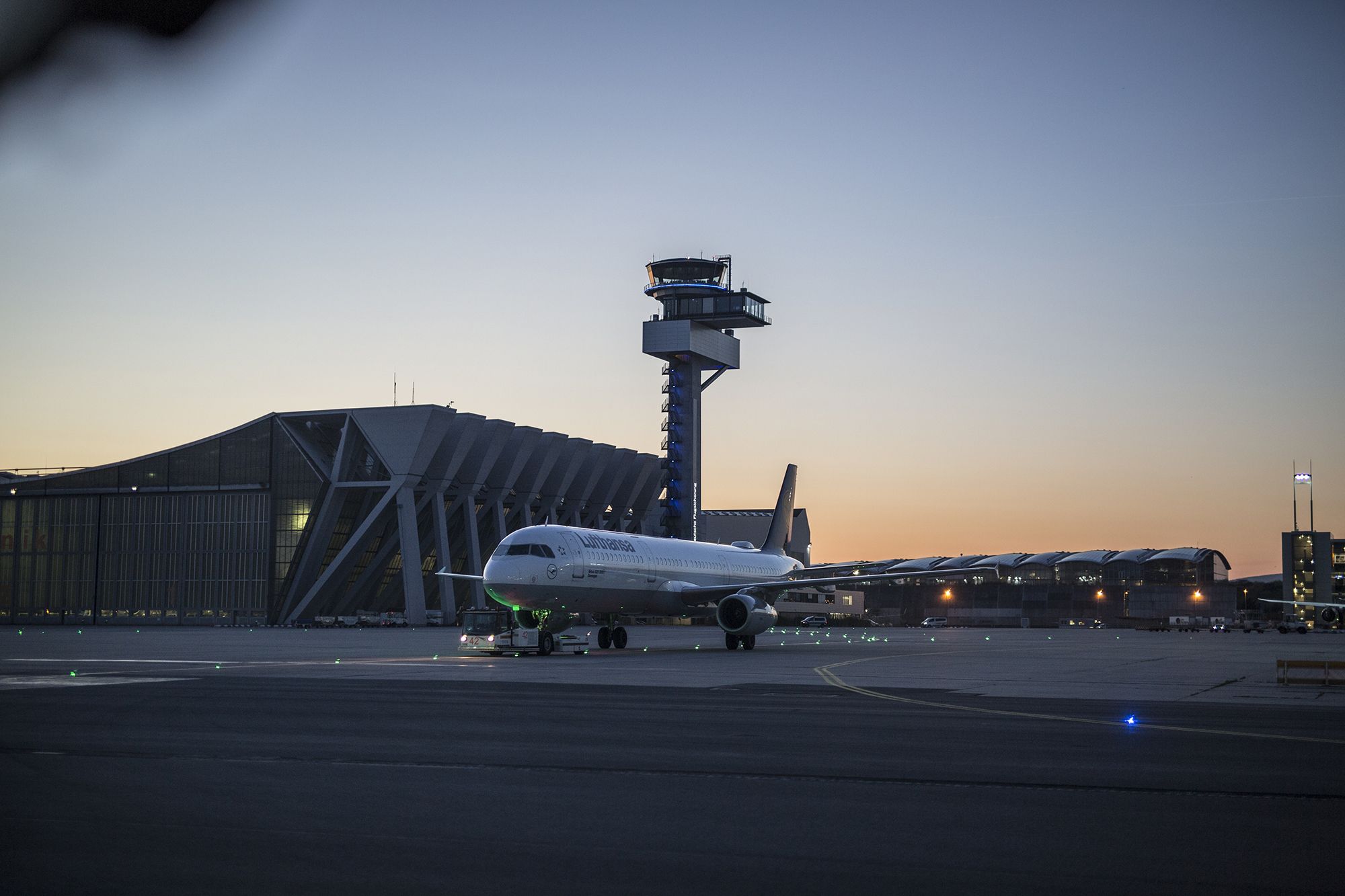 DFS Deutsche Flugsicherung GmbH bewirb dich ganz einfach