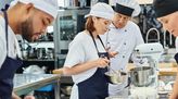 Konditoren in der Ausbildung.