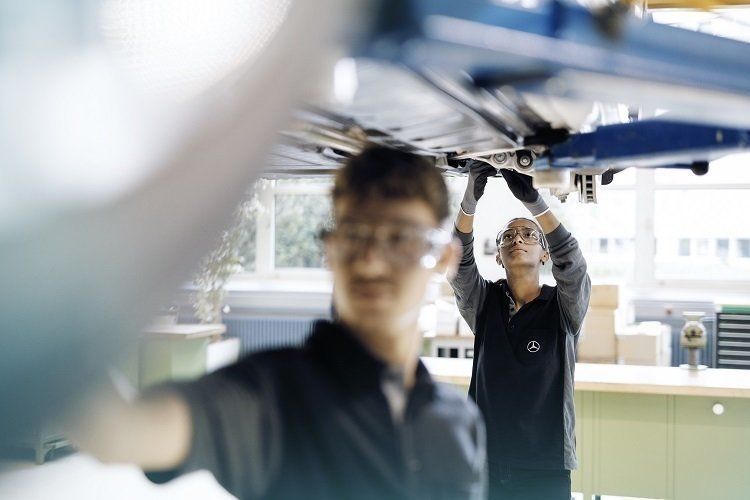 Ausbildung Kfz Mechatroniker In Nutzfahrzeugtechnik M W D Daimler Trucks Buses Evobus Gmbh Werk Mannheim 21 Bei Daimler Truck Ag In Mannheim