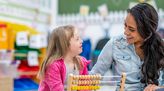 Integrationshelferin bei der Arbeit
