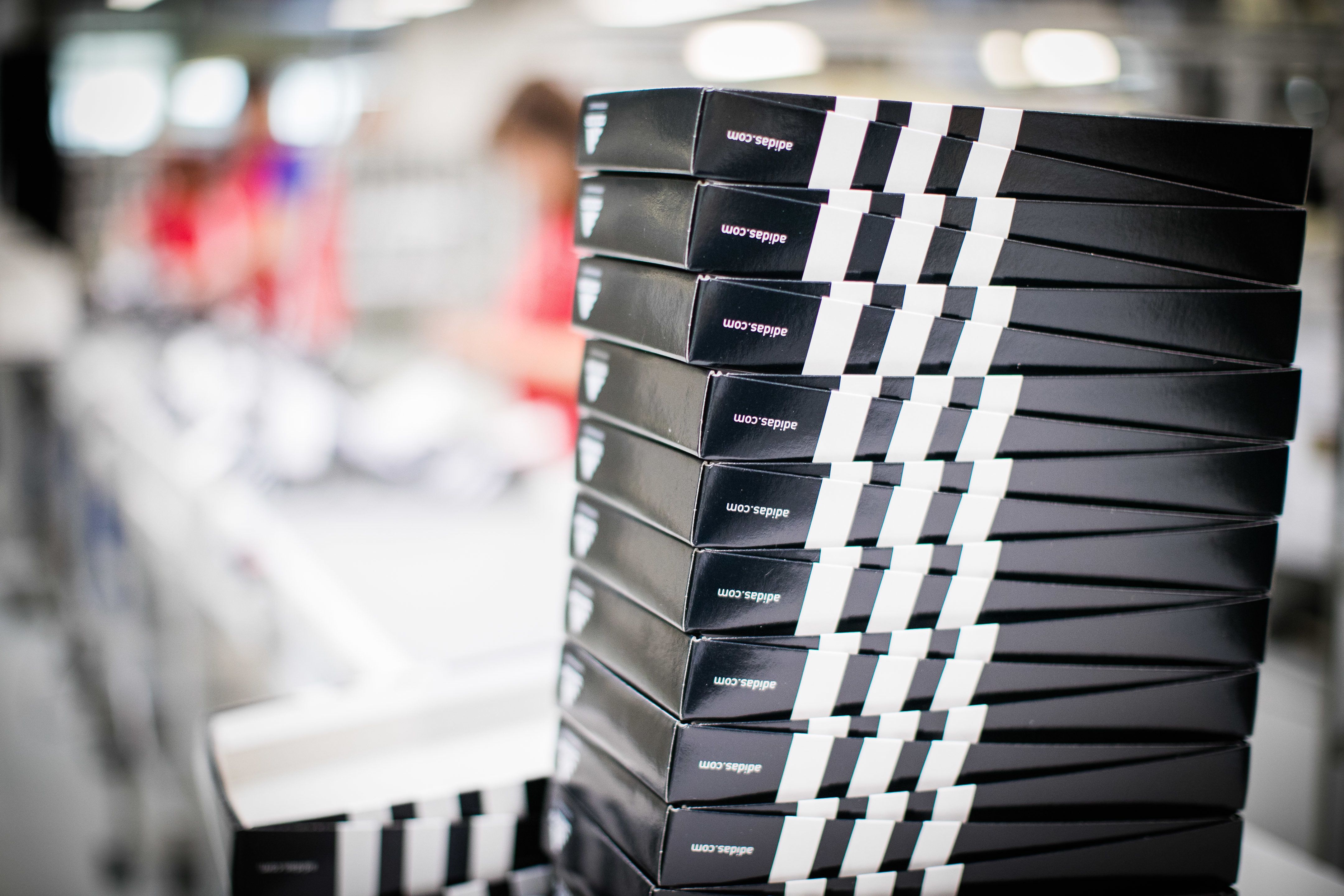 Ausbildung Zum R Fachkraft Fur Lagerlogistik M W D 21 Bei Adidas Ag In Uffenheim