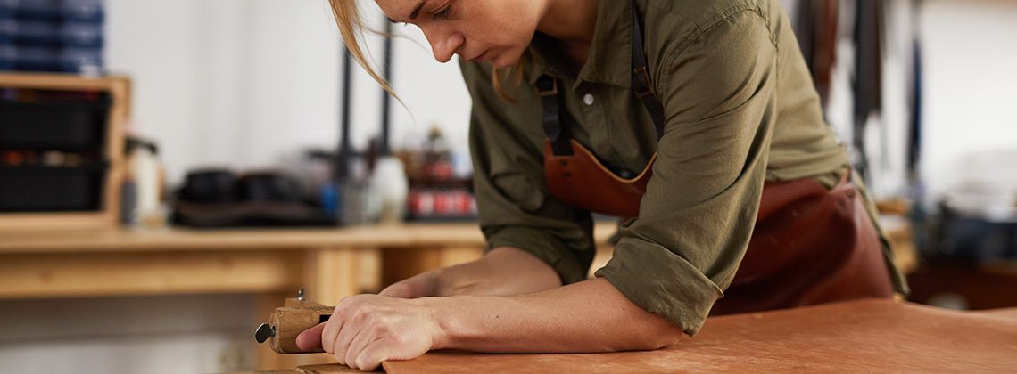 Bild von Fachkraft für Lederherstellung und Gerbereitechnik